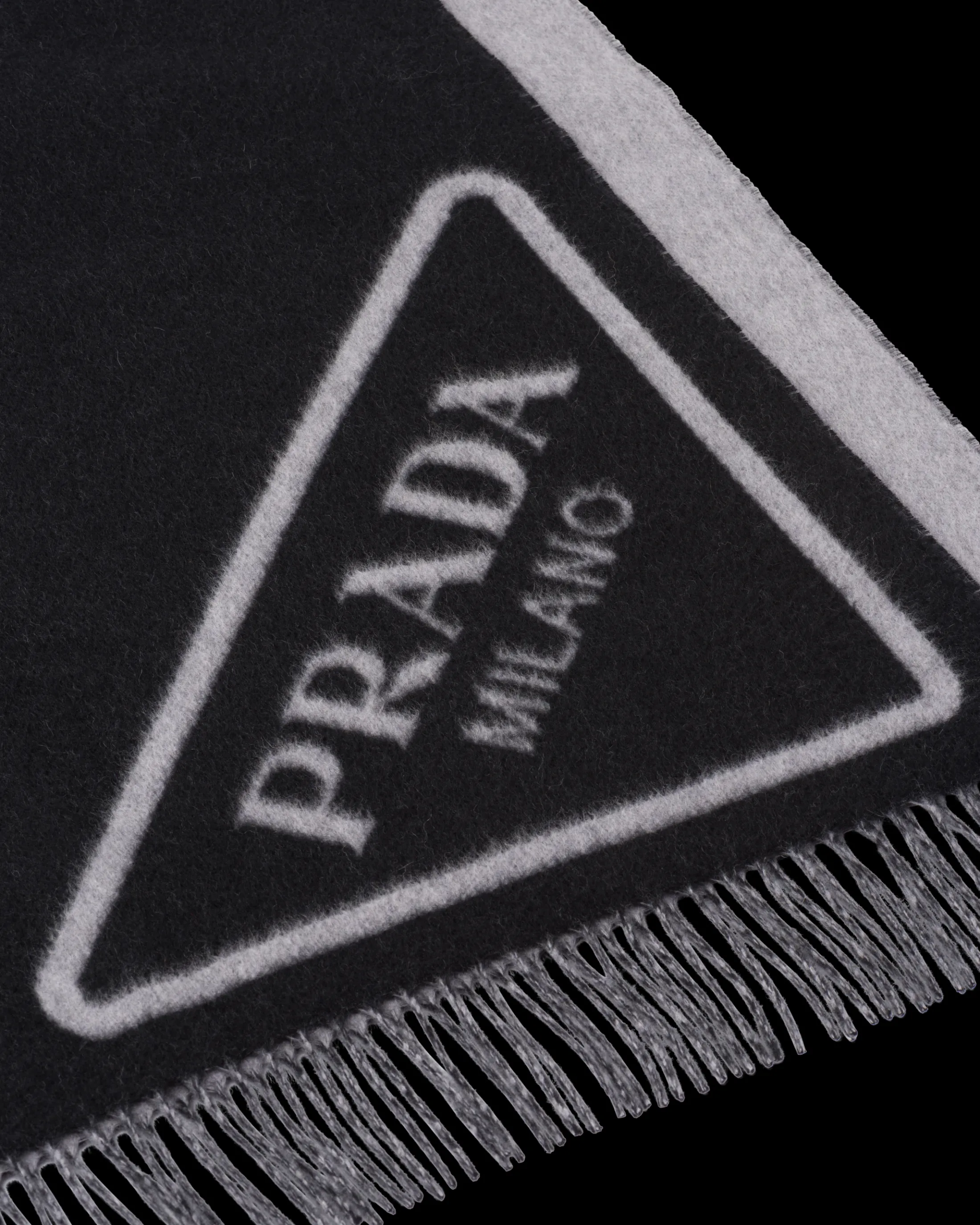 Prada Double cashmere throw Black/gray Store