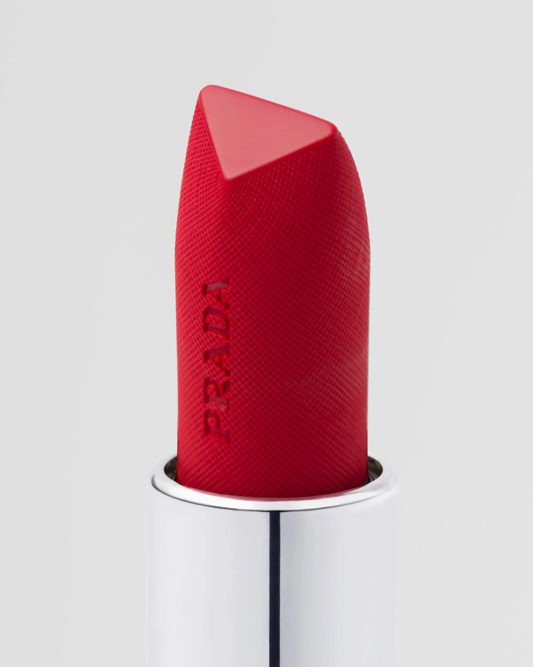 Prada Monochrome Hyper Matte lipstick R27-rubino Best