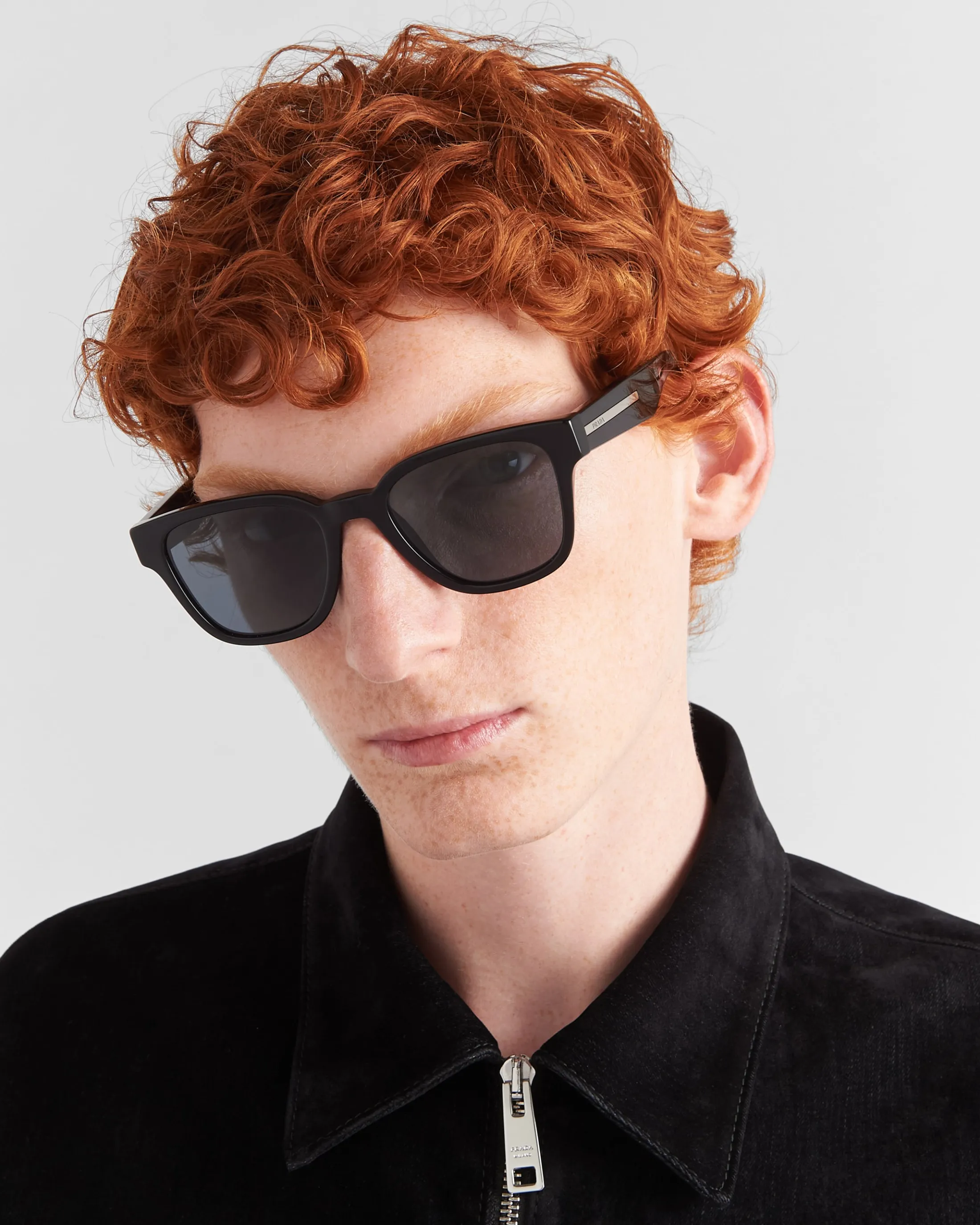 Prada Sunglasses with iconic metal plaque Graphitecrystallenses Hot