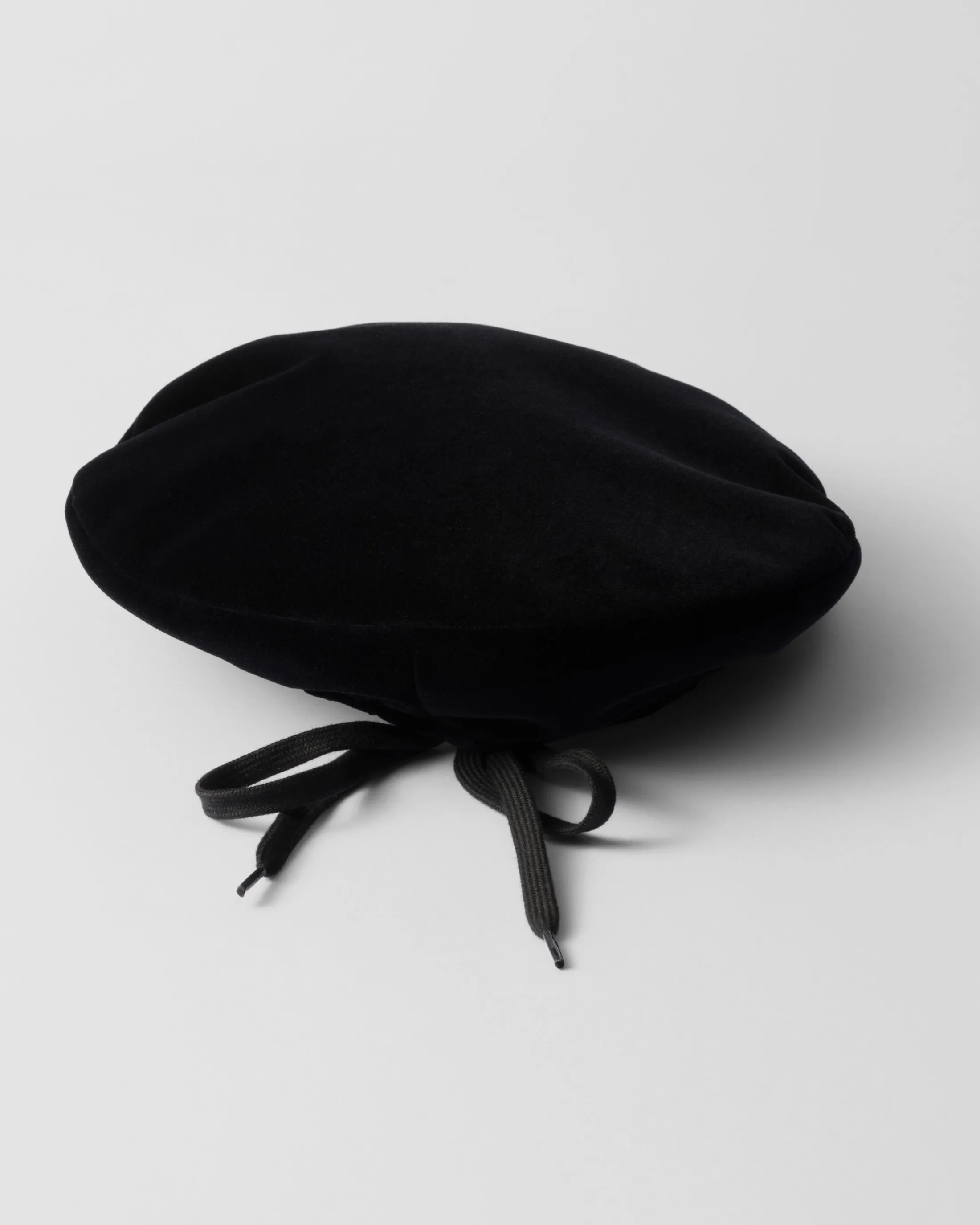 Prada Velvet beret Black Outlet